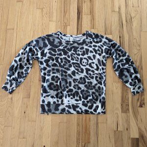 🎉 4 for $25 🎉 Vanilla Bay Crew Neck Leopard Print Sweater